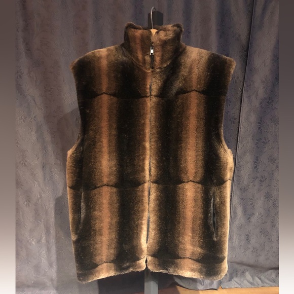 Princess Garment, faux fur vest, size M - Picture 8 of 10